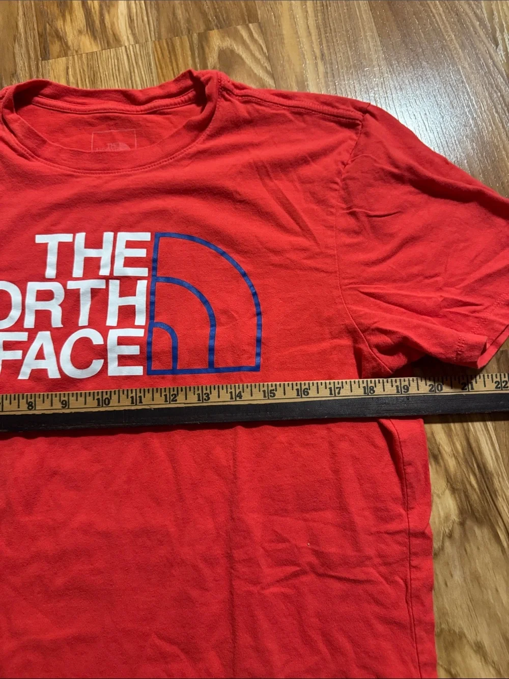 The North Face Men’s T Shirt Medium